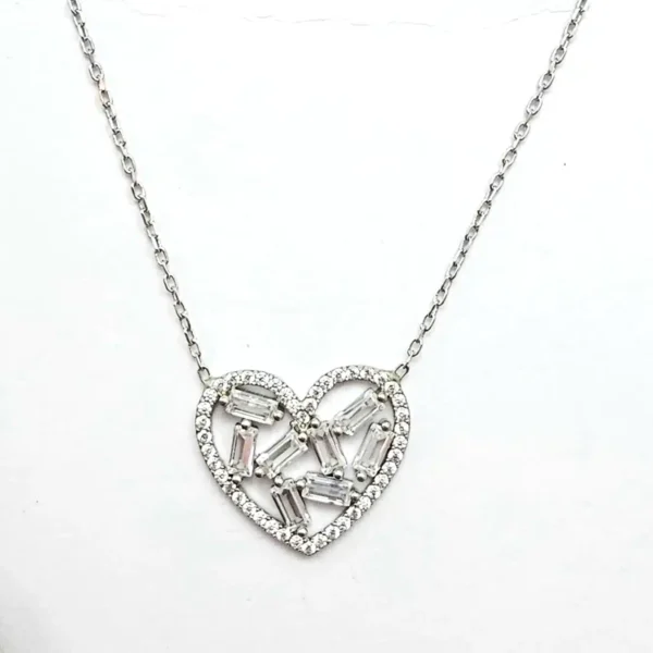 Srebreni lančić sa privjeskom