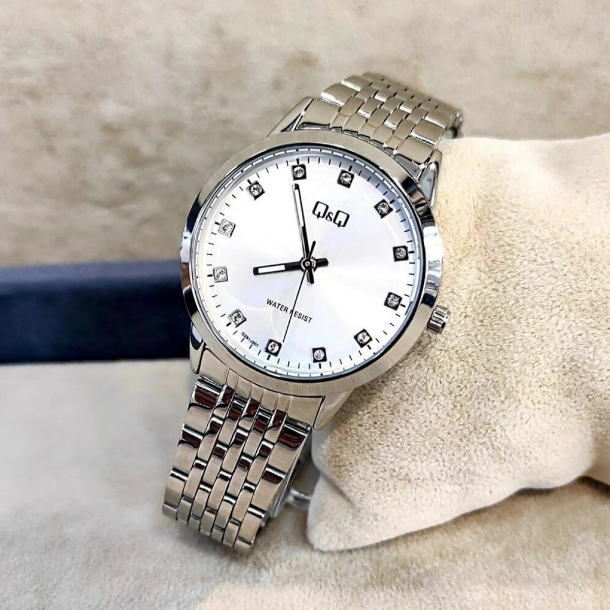 Ženski sat Q&Q QZ81J201Y_1