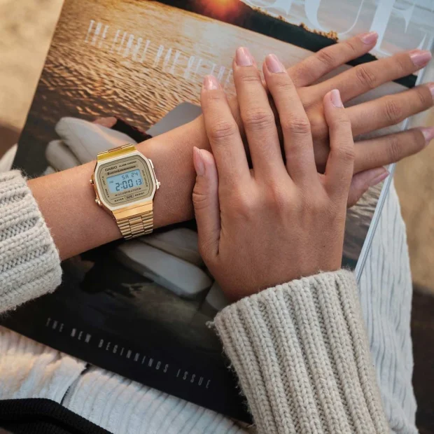 Casio Vintage A168WG-9EF zlatno kućište i narukvica digitalni uniseks sat