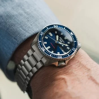 Muški Seiko 5 Sports automatski sat s plavim brojčanikom i čeličnom narukvicom